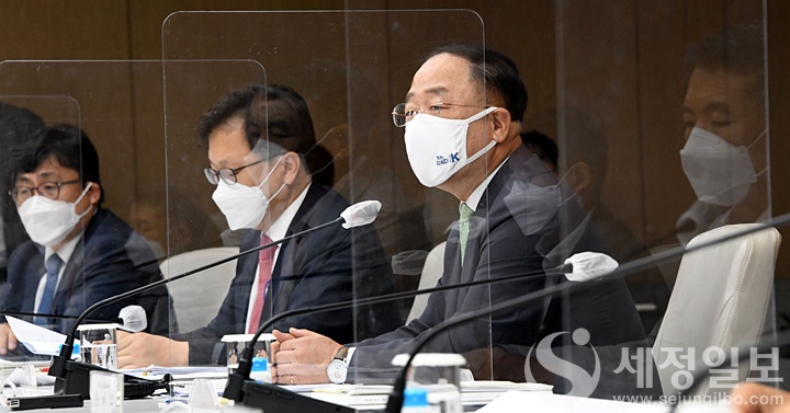 홍남기 부총리가 인사말을 하고 있다.[기획재정부 제공]