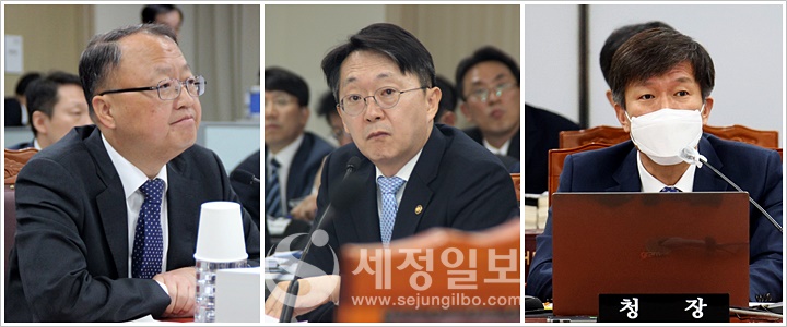 (좌로부터) 한승희 전 국세청장, 김현준 전 국세청장, 김대지 국세청장.