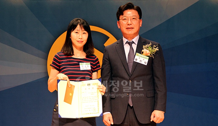 장기근속 표창장 수상자.