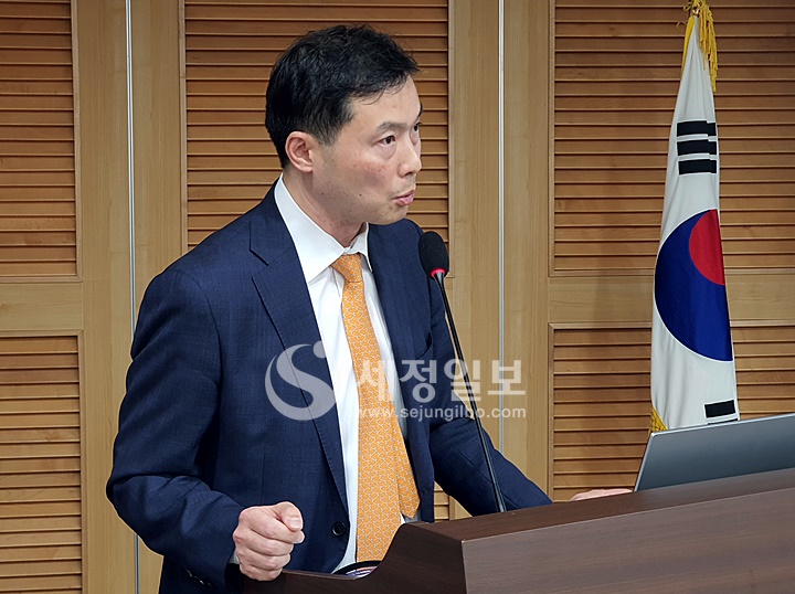 곽태훈 변호사(법무법인 율촌)이 ‘꼬마빌딩 감정평가 사업 중심’을 주제로 발표하고 있다.