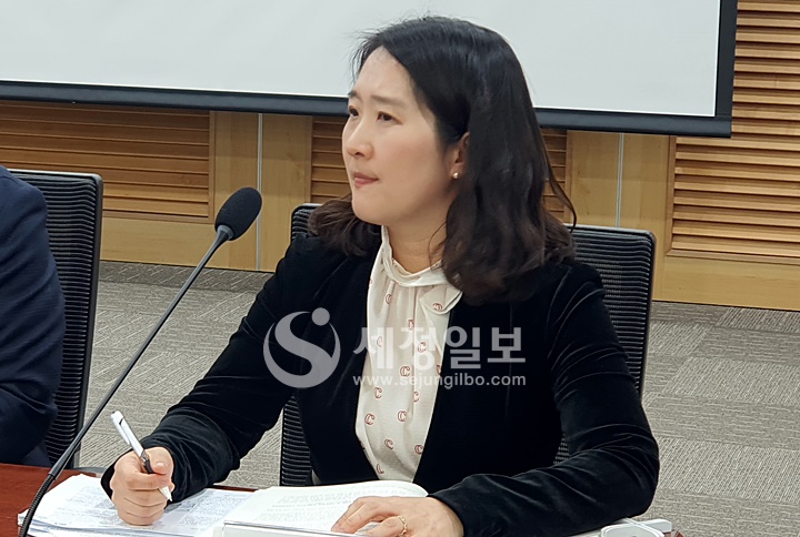 주승연 중부지방국세청 징세송무국 송무과 팀장(변호사)가 토론에 참여했다.