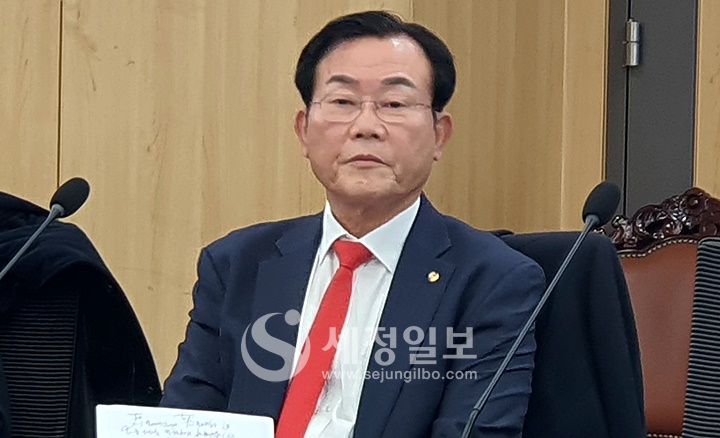 김완일 세무사(전 서울세무사회장, 세무법인 가나 대표)가 토론에 참여했다.