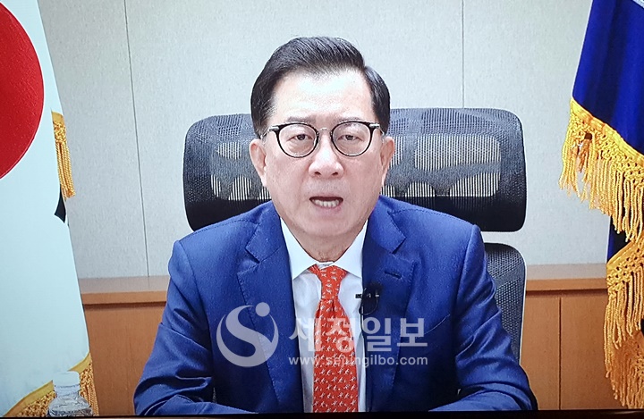 김영식 한국공인회계사회장이 인사말을 하고 있다.