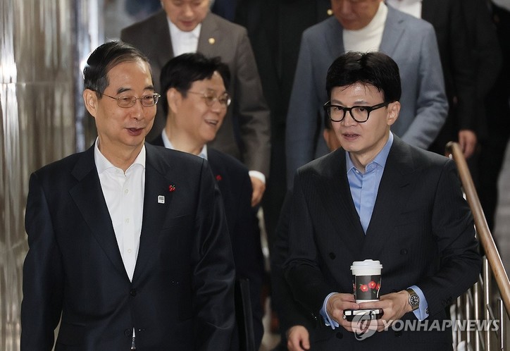 한덕수 국무총리와 국민의힘 한동훈 비상대책위원장이 14일 오전 국회에서 열린 제16차 고위 당·정 협의회에 참석하고 있다.