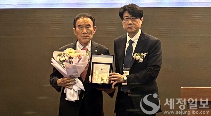 박정호 관세사(대구, 고려관세사무소 대표)가  관세진흥대상을 수상했다.