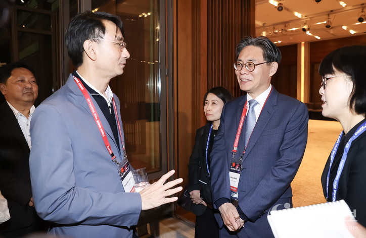 태국 청장 Pinsai SURASWADI(핀사이 수라스와디)과 강민수 국세청장