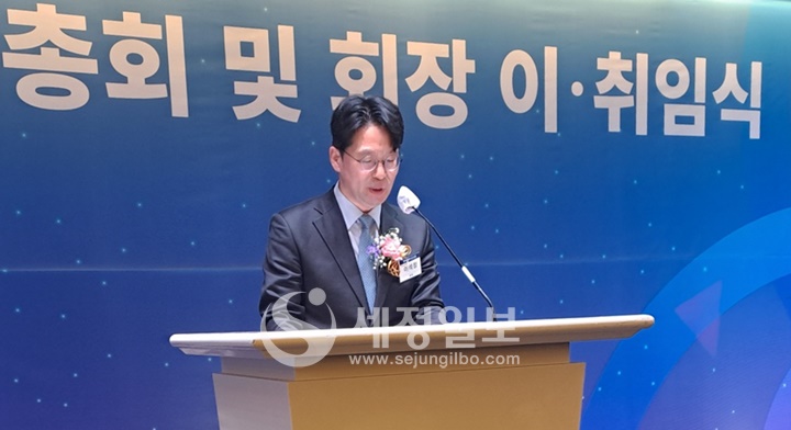 이석정 한국세무사고시회장이 인사말을 하고 있다.