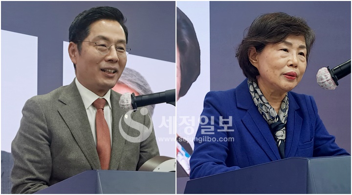 구재이 한국세무사회장과 김옥연 前여성세무사회장이 축사를 하고 있다.