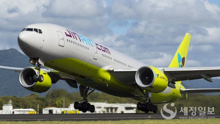 아시아나·대한항공의 합병으로 진에어를 중심으로 통합 LCC 출범이 가시화되고 있다. (사진-진에어 제공)