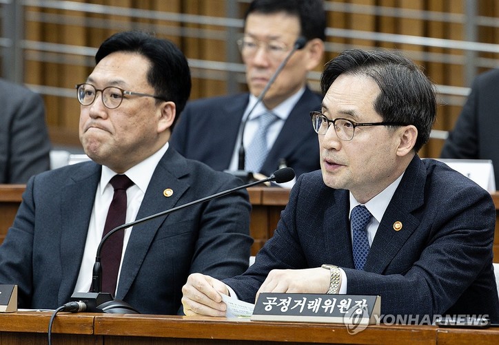 답변하는 한기정 공정거래위원회 위원장 [국회사진기자단]