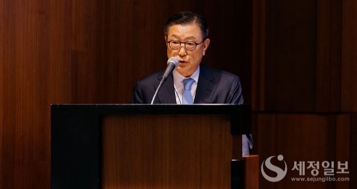 정계성 대표변호사가 개회 인사를 하고 있다.