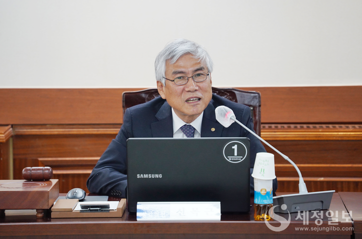 제34대 세무사회 임원선거 선거관리위원장에 선임된 신목근 세무사[사진, 세무사회 제공]