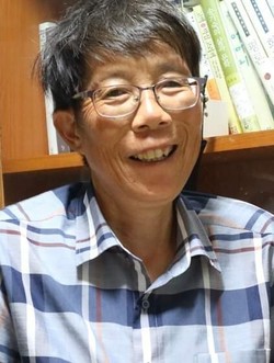 김황흠 시인