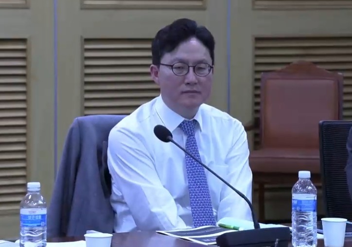 주제발표를 맡은 김기영 명지대 교수. [(사)한국감사인연합회 제20회 감사인포럼 유튜브 캡처]