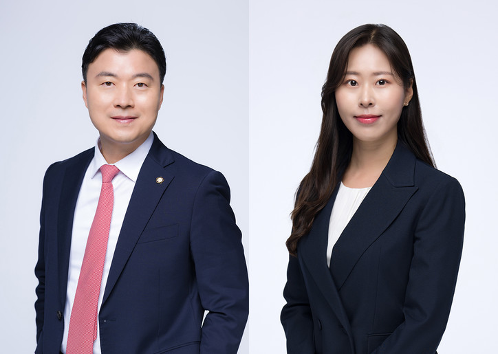 대법원으로부터 가족관계 예규 개정을 이끈 김광재, 정지인 변호사.