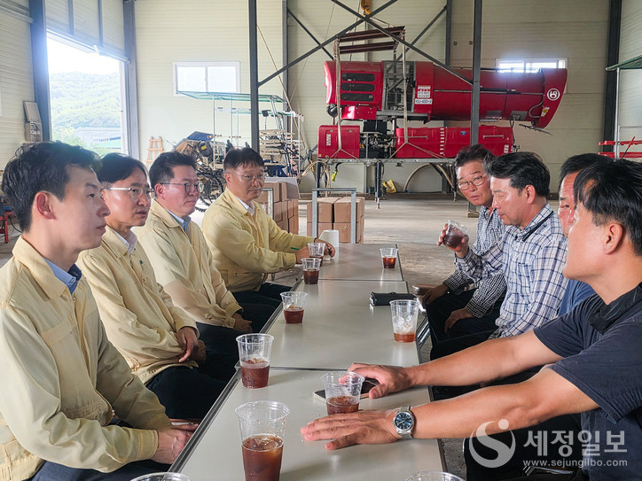 임 청장은 "폭우 피해 중소기업들은 정부 지원에서 사각지대에 놓일 수 있으므로 직접적인 피해뿐 아니라 간접적인 피해까지 파악하여 법이 허용하는 범위 내에서 최대한의 세정지원을 하겠다”고 밝혔다.[사진: 국세청]