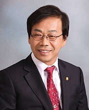 이완영 한국공인노무사회 고문 (19·20대 국회의원)