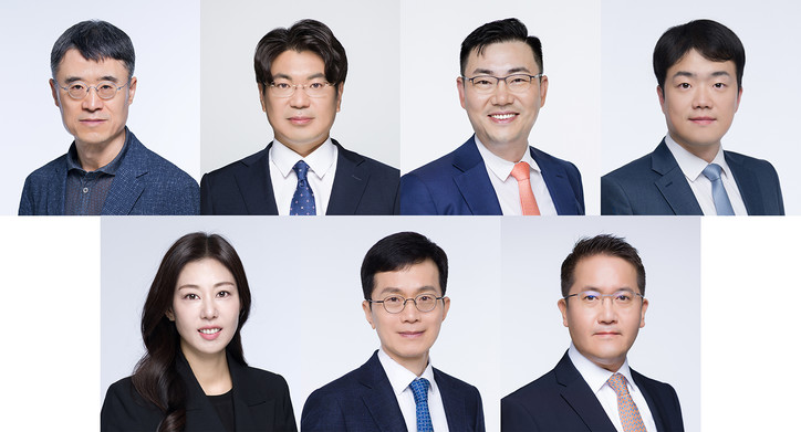 기업전략과 조세센터 주요구성원(첫째줄 죄로부터) 이창희 고문, 윤진규-우도훈-이정렬 변호사 (둘째줄 좌로부터) 장마리아 외국변호사, 정영민 선임공인회계사,고연기 선임세무사.