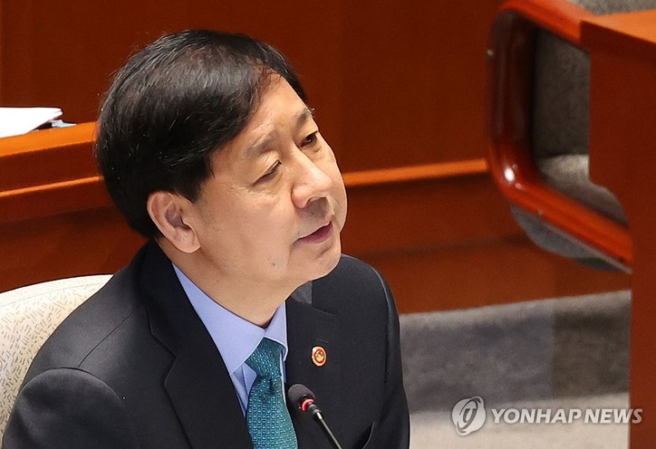 구윤철 부총리 겸 기획재정부 장관이 10일 국회에서 열린 예산결산특별위원회 전체회의에 출석해 질의에 답하고 있다.