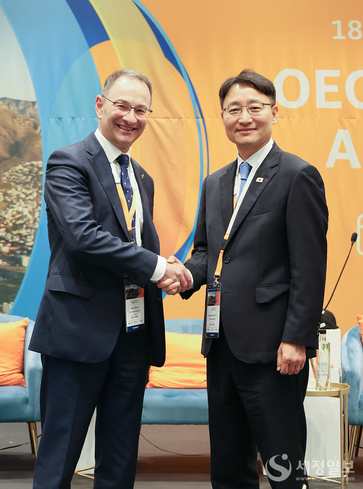 뉴질랜드 국세청장과의 양자회담, 뉴질랜드 피터 머스 청장 