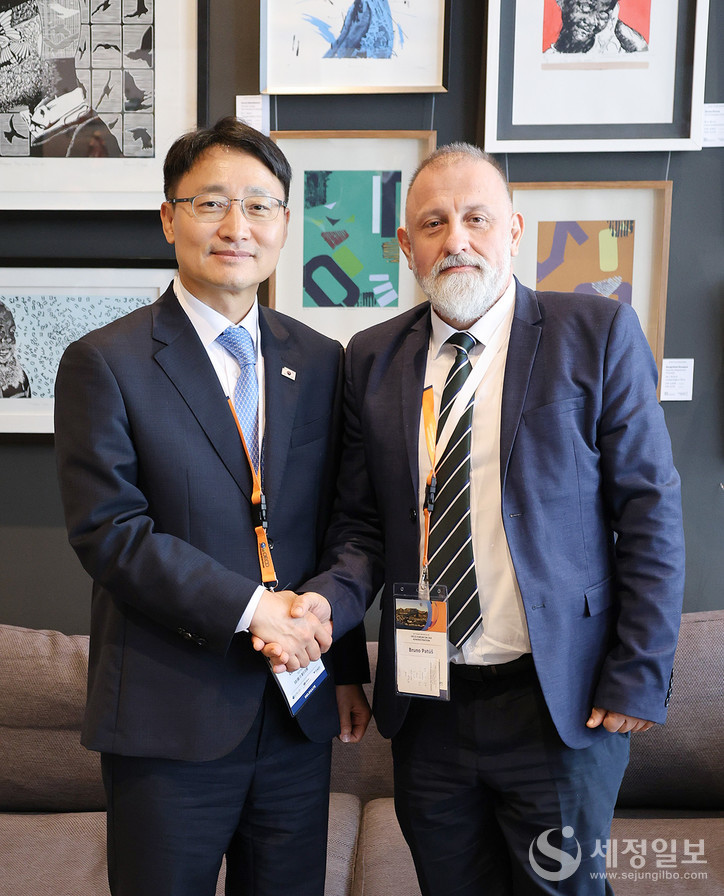 슬로바키아 차장 양자회담, 슬로바키아 브루노 파투쉬 차장